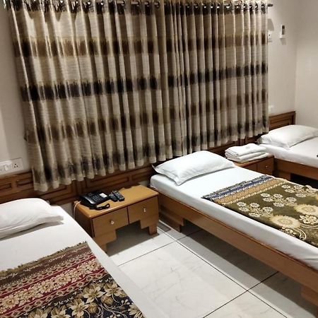 Hotel Ankit Virpur Екстериор снимка