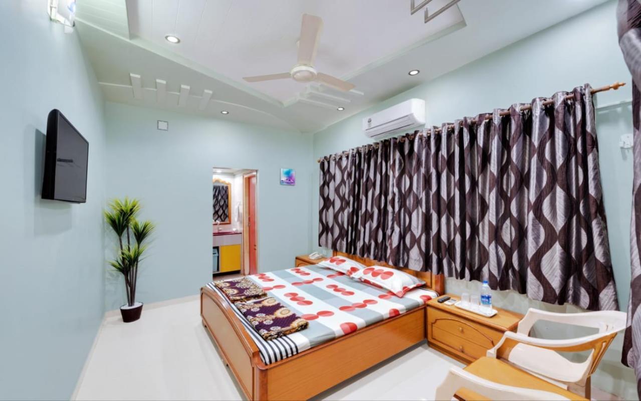 Hotel Ankit Virpur Екстериор снимка