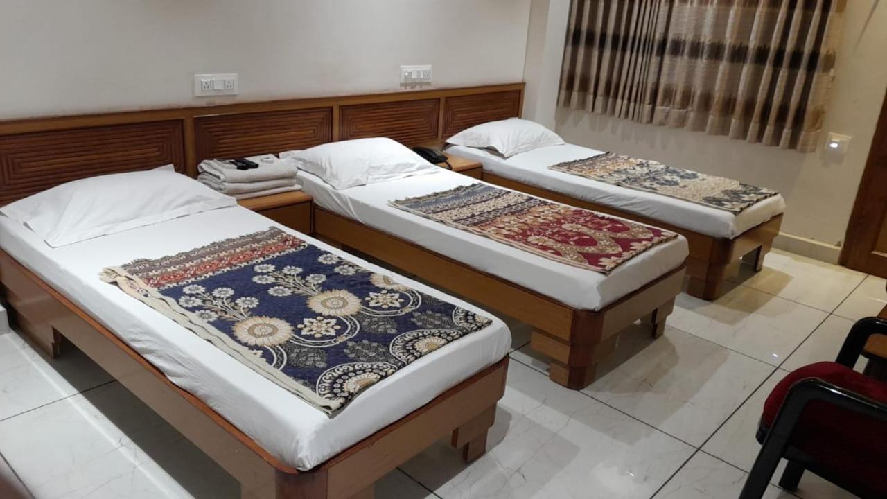 Hotel Ankit Virpur Екстериор снимка