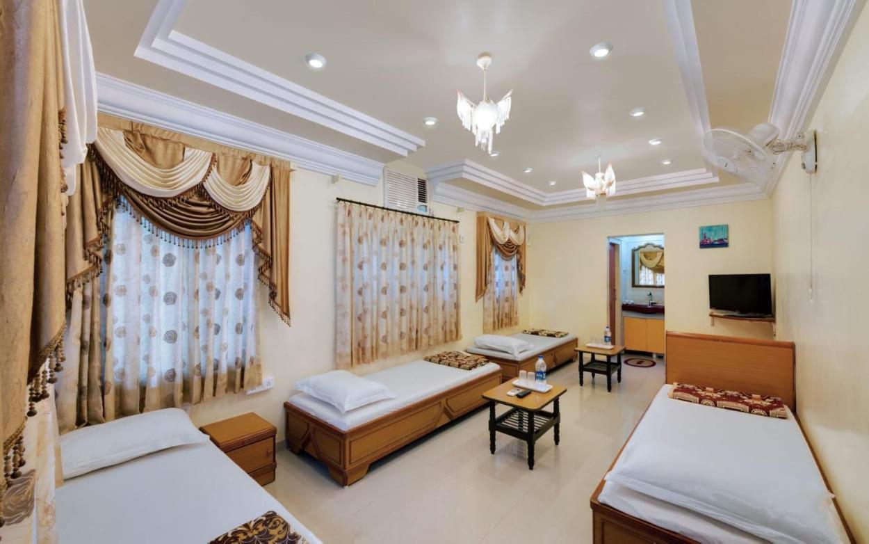 Hotel Ankit Virpur Екстериор снимка