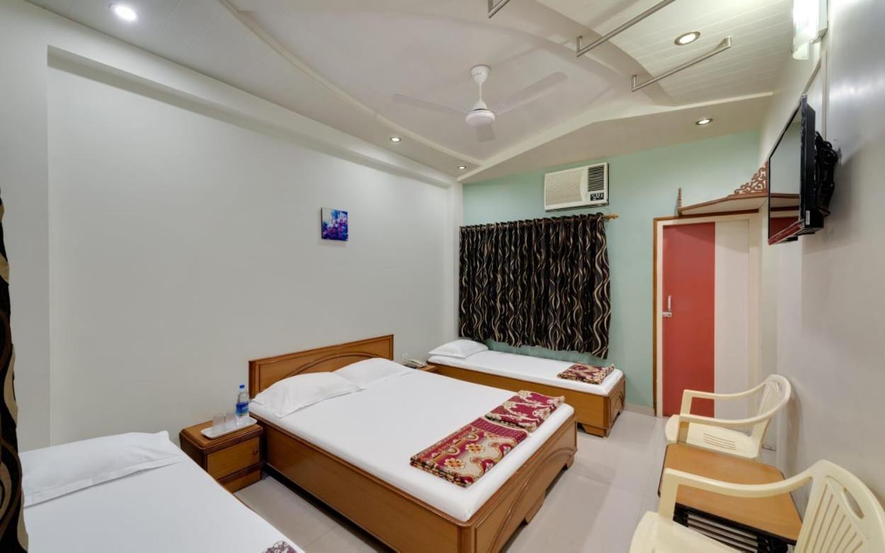 Hotel Ankit Virpur Екстериор снимка